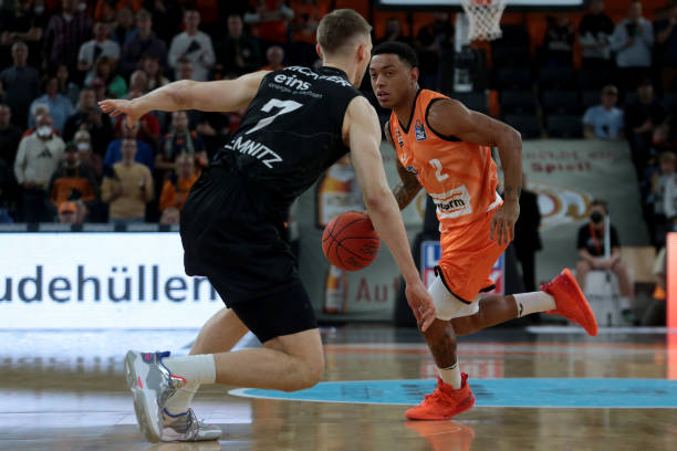 里贝里：本赛季拜仁有机会拿下德甲和欧冠 12年欧冠决赛不堪回首.