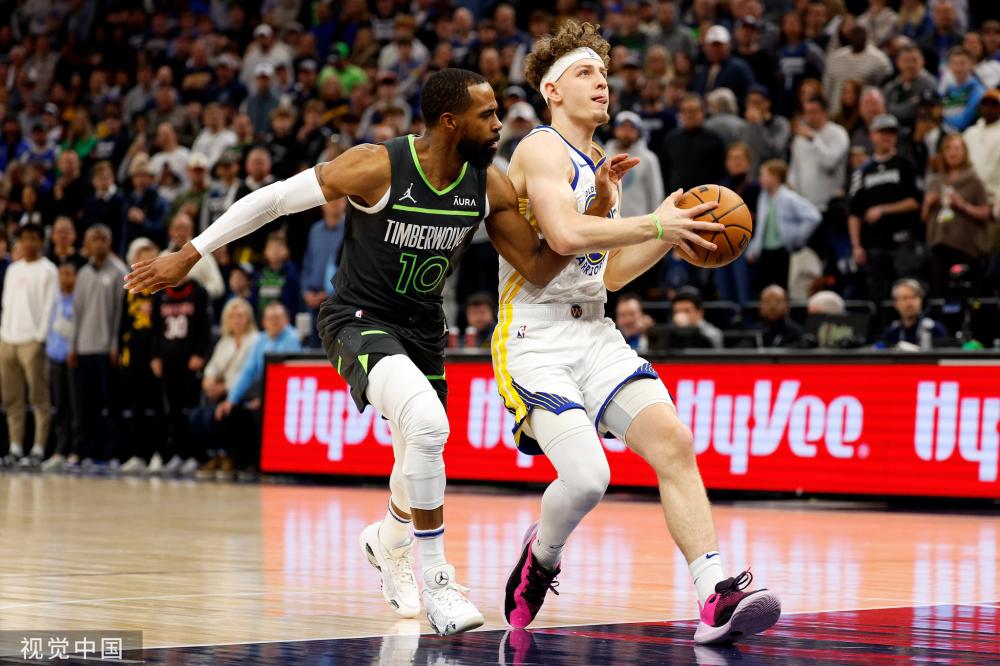 [德甲]屈布勒双响 弗赖堡逆转击败斯图加特.