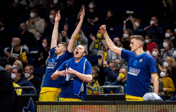 每体：拉菲归队时受国家队比赛影响，弗里克要求球员为他复仇.